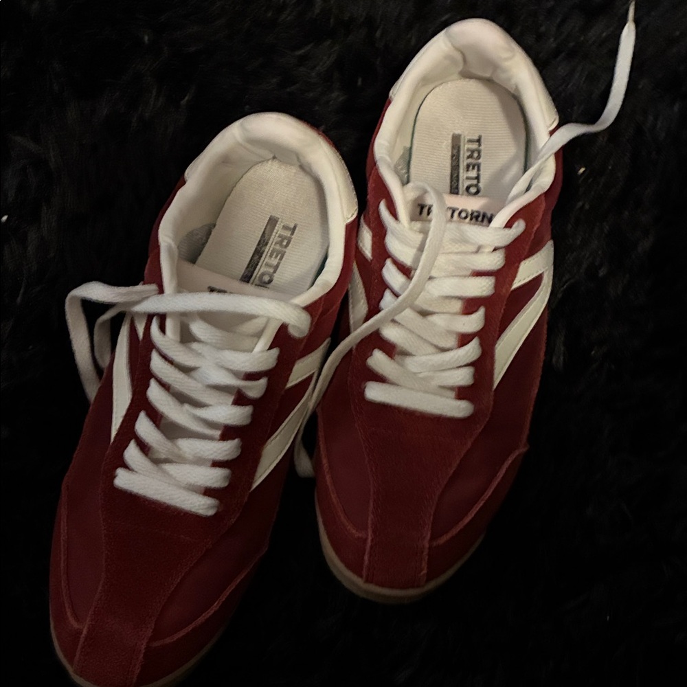 Tretorn Women’s Burgundy and White Low-Top Sneakers - Picture 6 of 6
